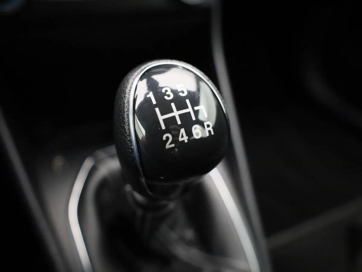 1.0 EcoBoost Hybrid Titanium | Cruise Control | Airco | Parkeersensoren | Apple Carplay/Android Auto |