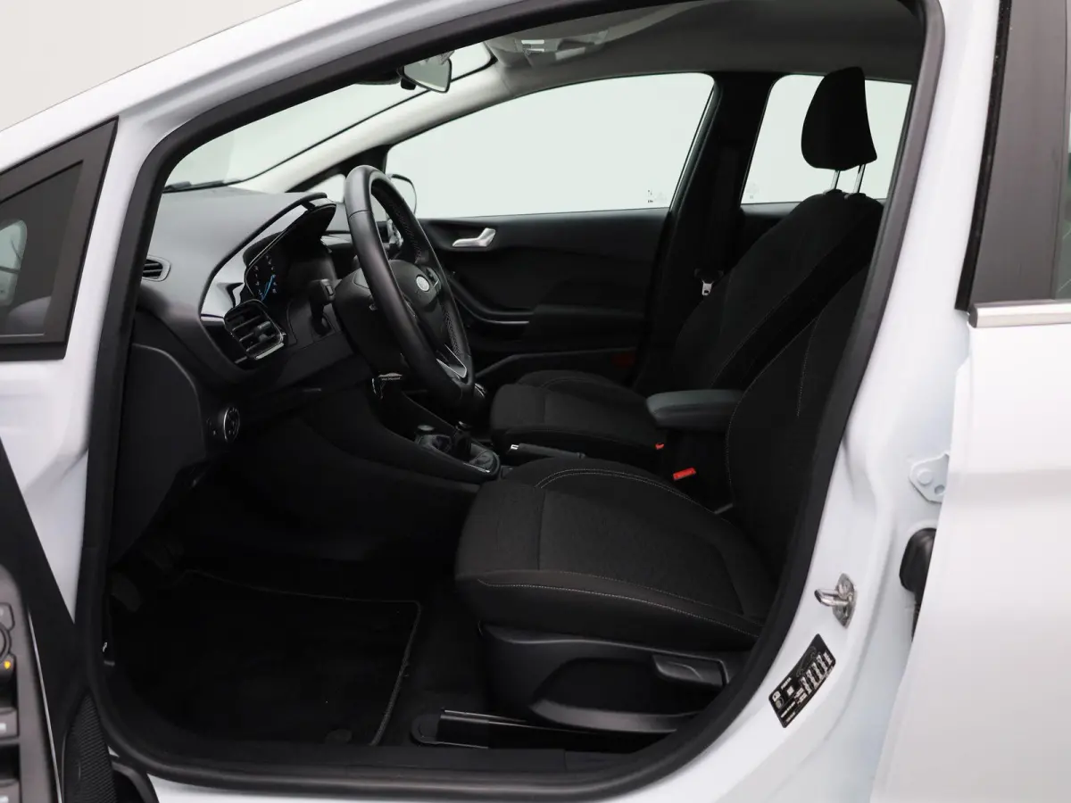 1.0 EcoBoost Hybrid Titanium | Cruise Control | Airco | Parkeersensoren | Apple Carplay/Android Auto |