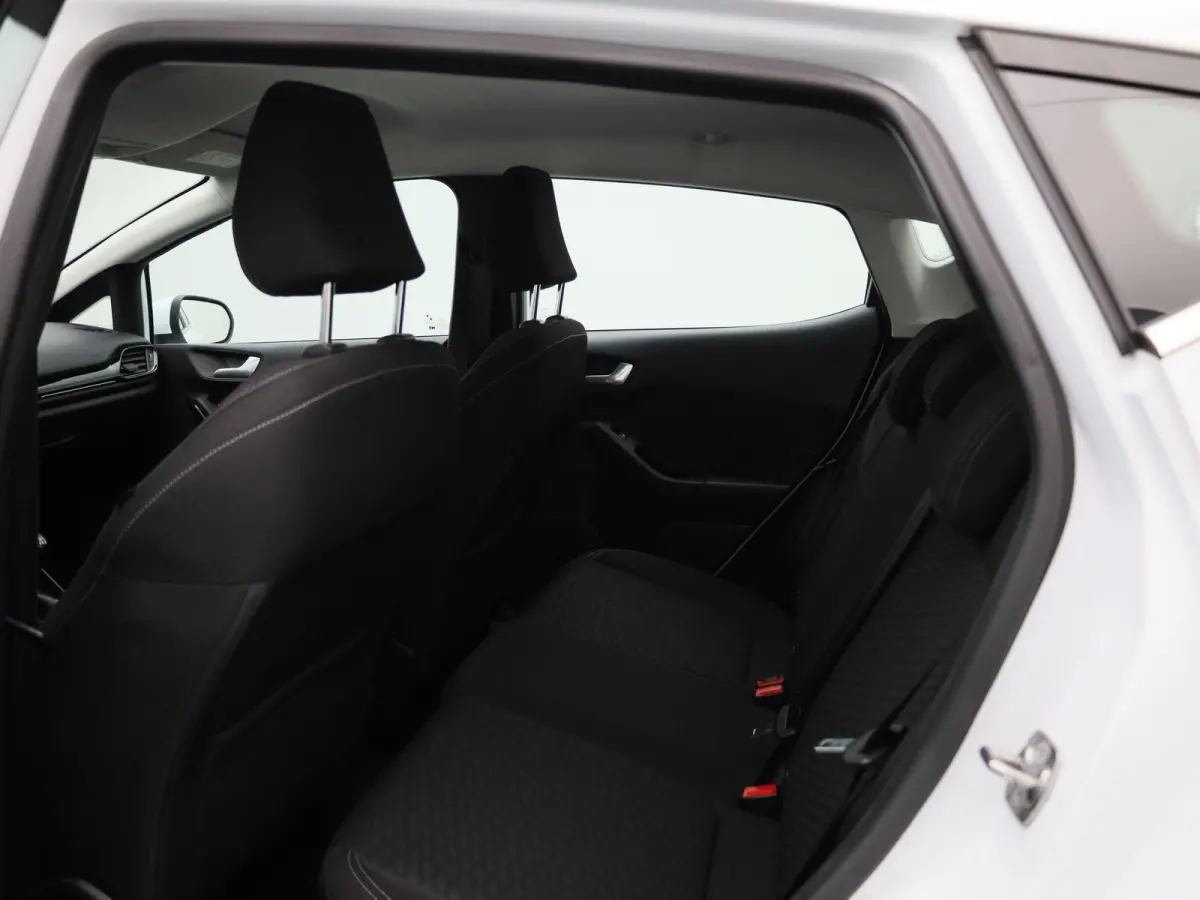 1.0 EcoBoost Hybrid Titanium | Cruise Control | Airco | Parkeersensoren | Apple Carplay/Android Auto |