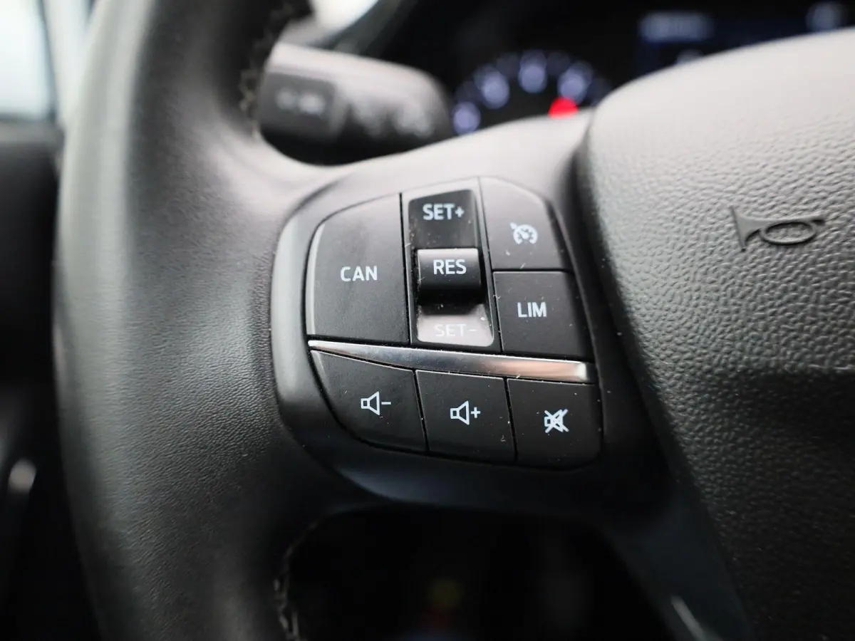 1.0 EcoBoost Hybrid Titanium | Cruise Control | Airco | Parkeersensoren | Apple Carplay/Android Auto |