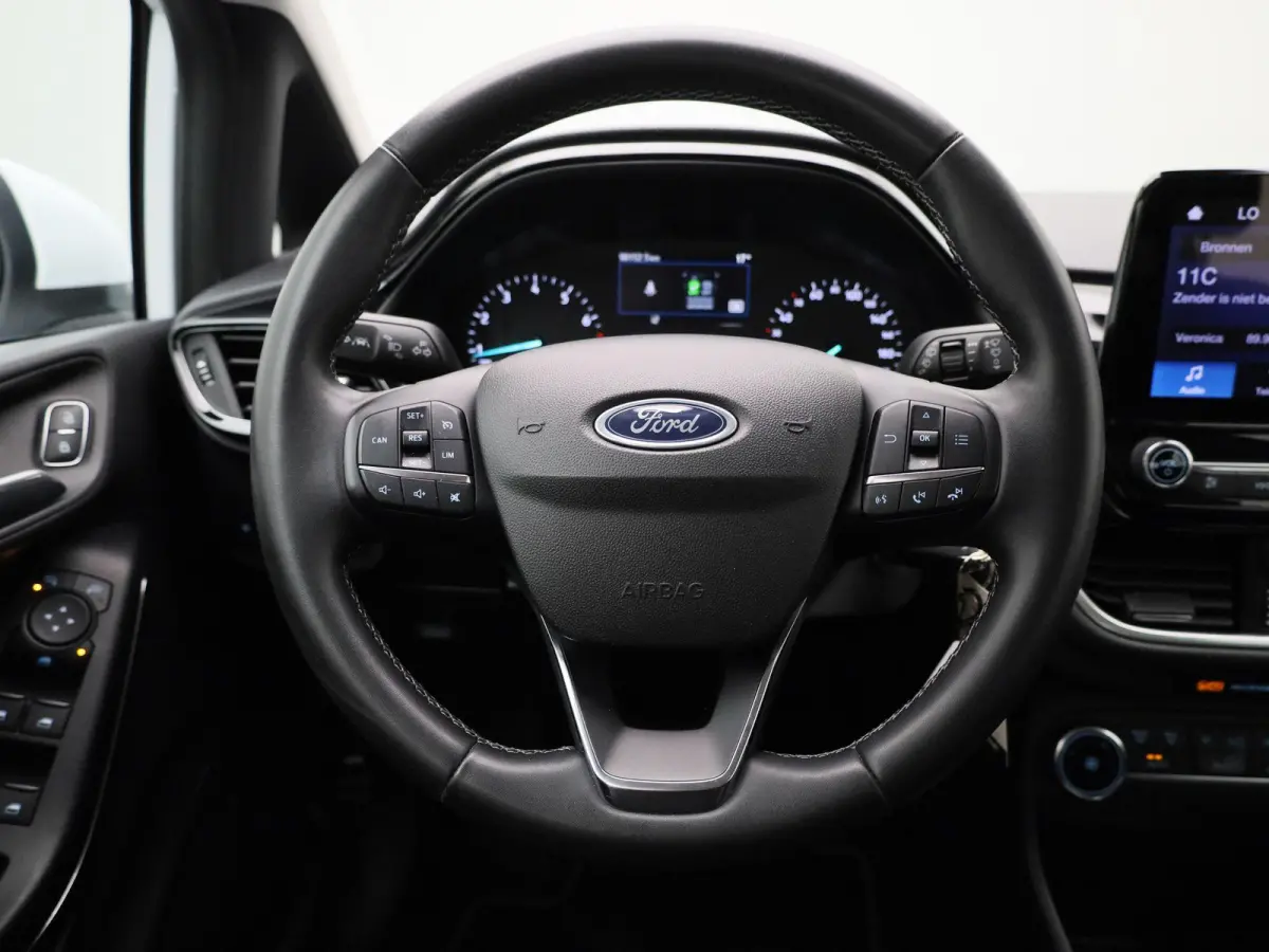 1.0 EcoBoost Hybrid Titanium | Cruise Control | Airco | Parkeersensoren | Apple Carplay/Android Auto |