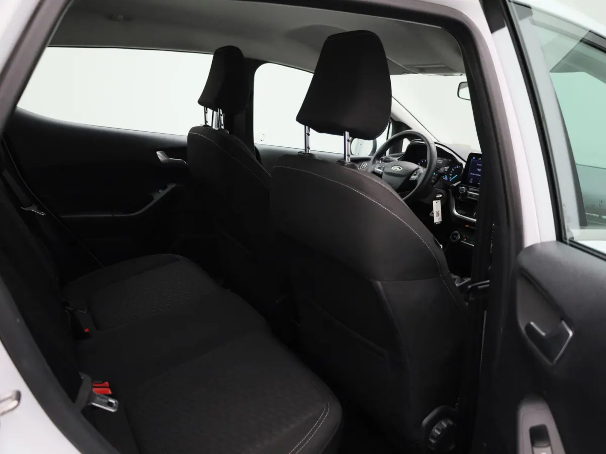 1.0 EcoBoost Hybrid Titanium | Cruise Control | Airco | Parkeersensoren | Apple Carplay/Android Auto |