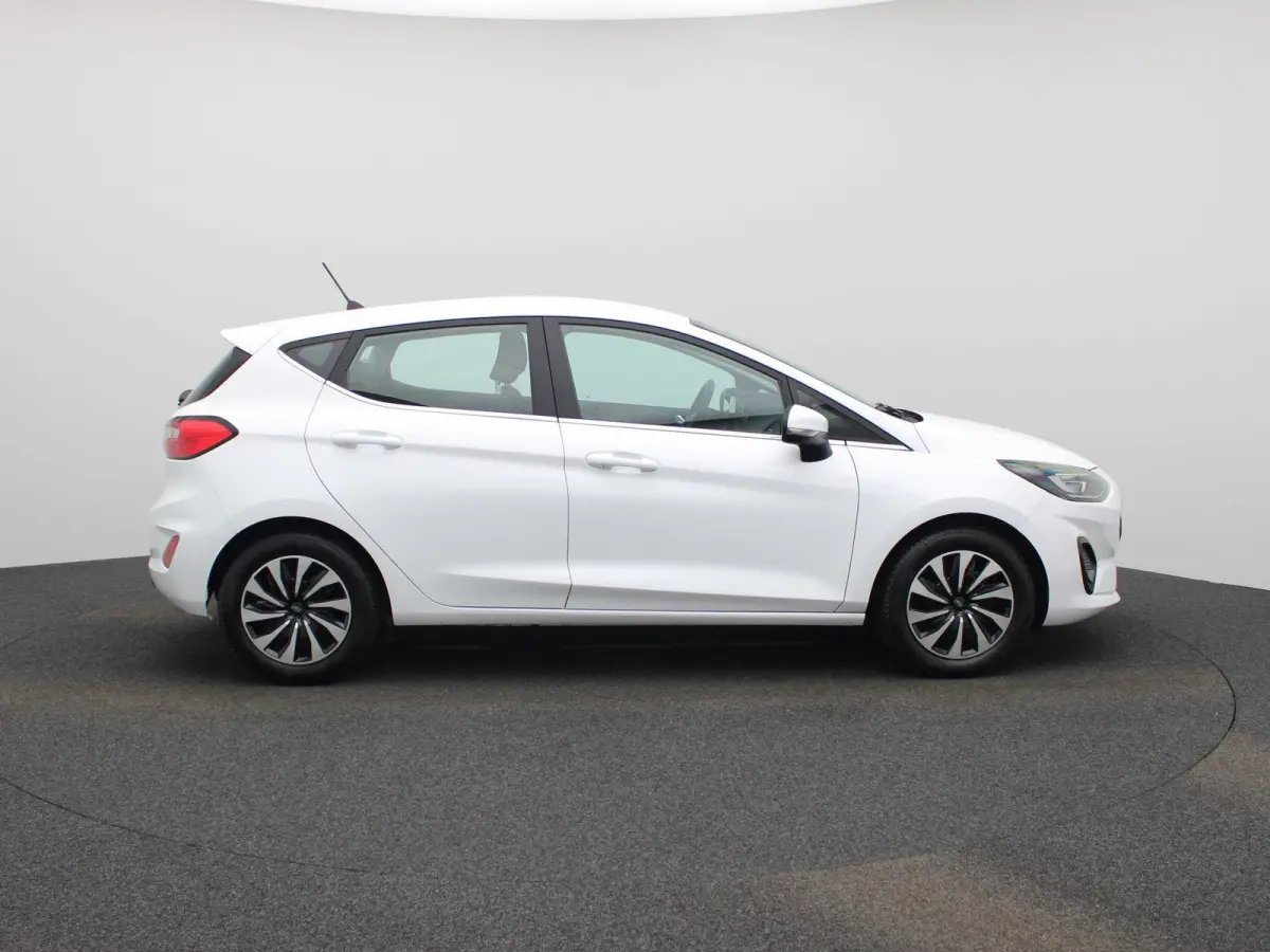 1.0 EcoBoost Hybrid Titanium | Cruise Control | Airco | Parkeersensoren | Apple Carplay/Android Auto |