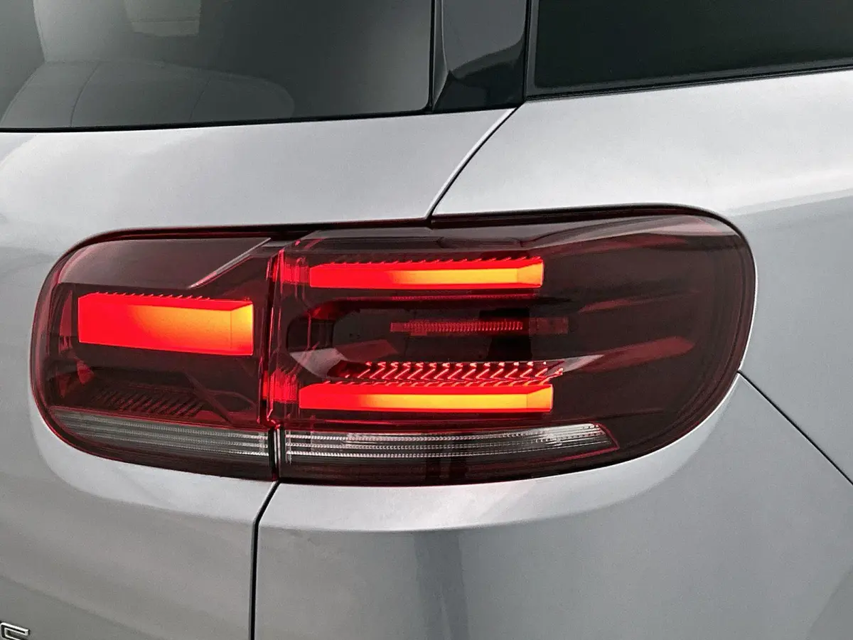 1.6 Plug-in Hybrid Plus 225pk Automaat | Navigatie | Climate Control | Adaptieve Cruise Control | 18"LMV | Dodehoekdetectie | Keyless Entry/Start | LED | Apple Carplay/Android Auto |