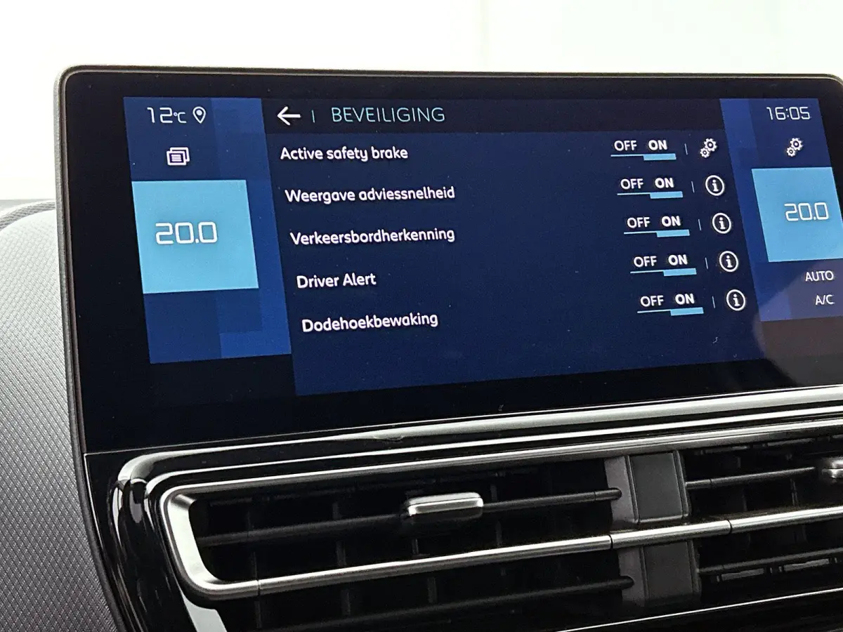 1.6 Plug-in Hybrid Plus 225pk Automaat | Navigatie | Climate Control | Adaptieve Cruise Control | 18"LMV | Dodehoekdetectie | Keyless Entry/Start | LED | Apple Carplay/Android Auto |