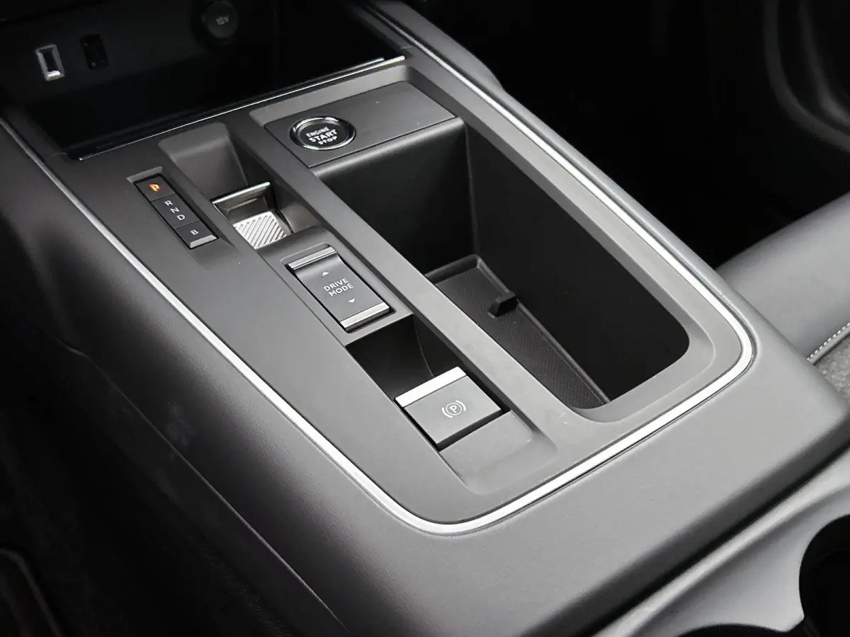 1.6 Plug-in Hybrid Plus 225pk Automaat | Navigatie | Climate Control | Adaptieve Cruise Control | 18"LMV | Dodehoekdetectie | Keyless Entry/Start | LED | Apple Carplay/Android Auto |