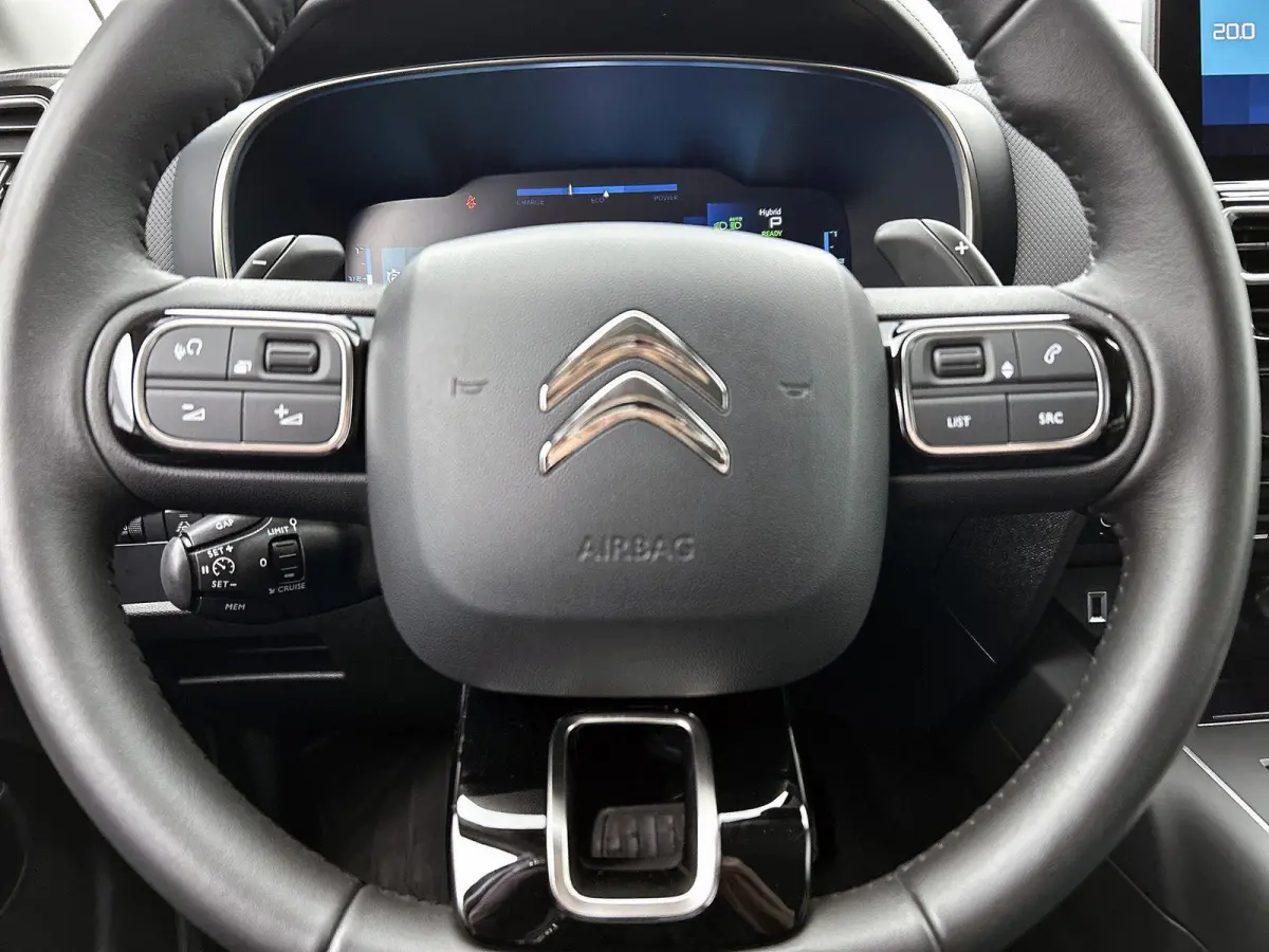 1.6 Plug-in Hybrid Plus 225pk Automaat | Navigatie | Climate Control | Adaptieve Cruise Control | 18"LMV | Dodehoekdetectie | Keyless Entry/Start | LED | Apple Carplay/Android Auto |