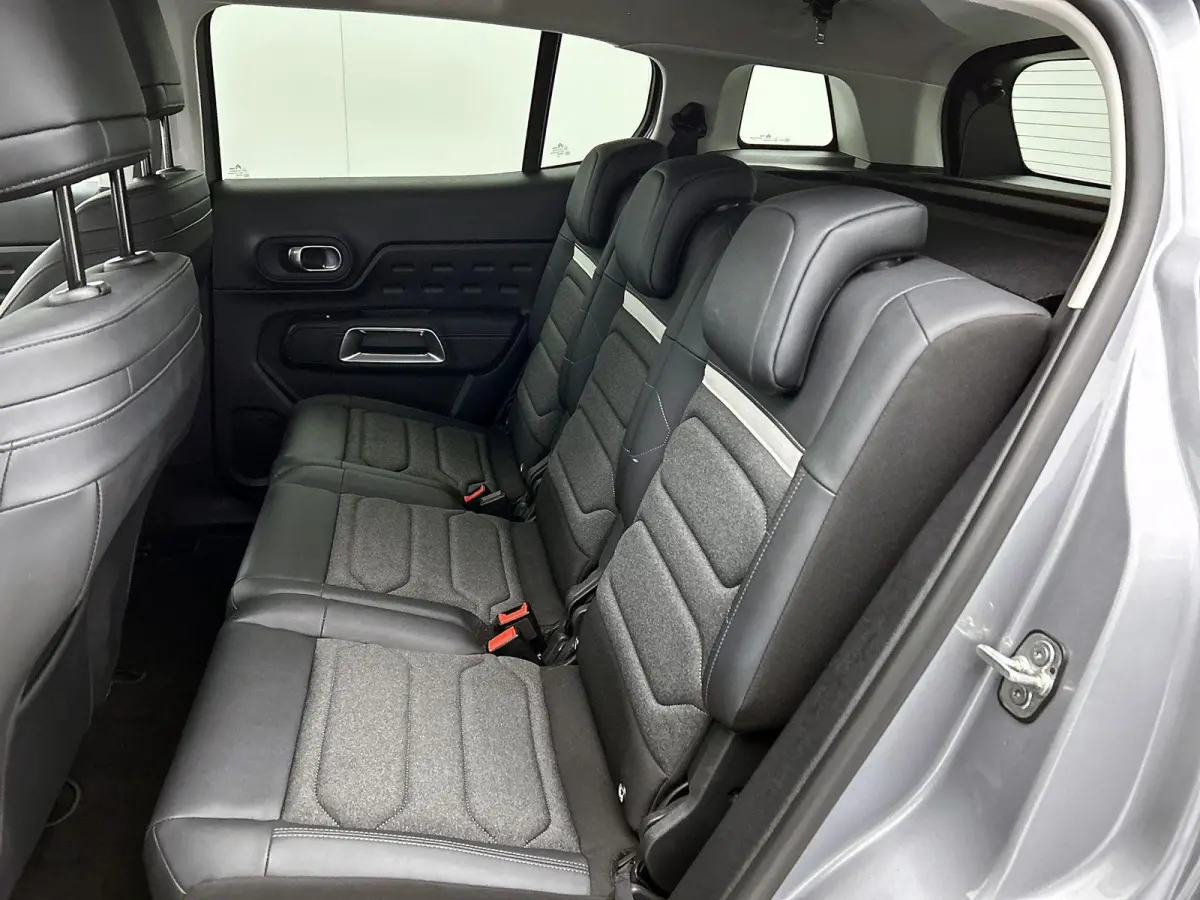 1.6 Plug-in Hybrid Plus 225pk Automaat | Navigatie | Climate Control | Adaptieve Cruise Control | 18"LMV | Dodehoekdetectie | Keyless Entry/Start | LED | Apple Carplay/Android Auto |