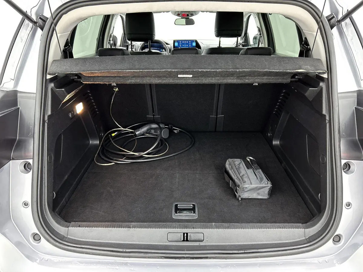 1.6 Plug-in Hybrid Plus 225pk Automaat | Navigatie | Climate Control | Adaptieve Cruise Control | 18"LMV | Dodehoekdetectie | Keyless Entry/Start | LED | Apple Carplay/Android Auto |