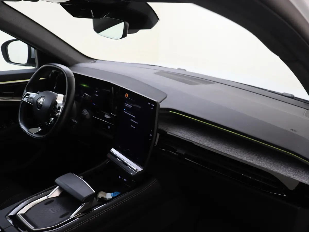1.2 E-Tech Full Hybrid Techno 200PK | Navigatie | Draadloze Apple & Android Carplay | Parkeersensoren & Camera | Elektrische Achterklep | Ambiance Verlichting | Multi-sense |
