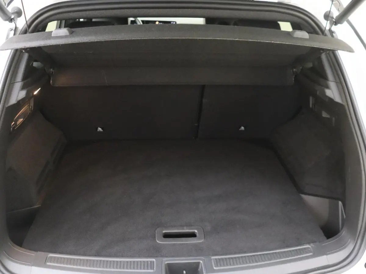 1.2 E-Tech Full Hybrid Techno 200PK | Navigatie | Draadloze Apple & Android Carplay | Parkeersensoren & Camera | Elektrische Achterklep | Ambiance Verlichting | Multi-sense |