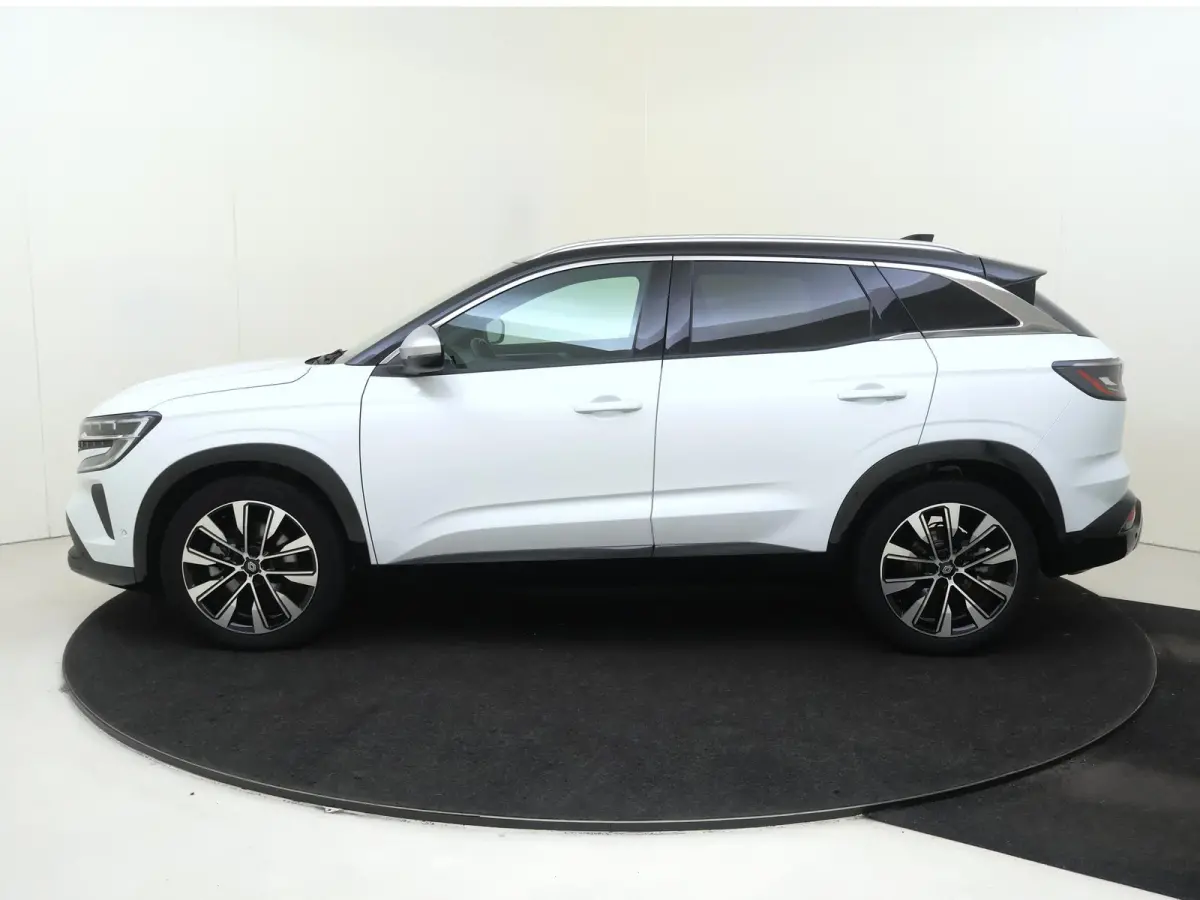 1.2 E-Tech Full Hybrid Techno 200PK | Navigatie | Draadloze Apple & Android Carplay | Parkeersensoren & Camera | Elektrische Achterklep | Ambiance Verlichting | Multi-sense |