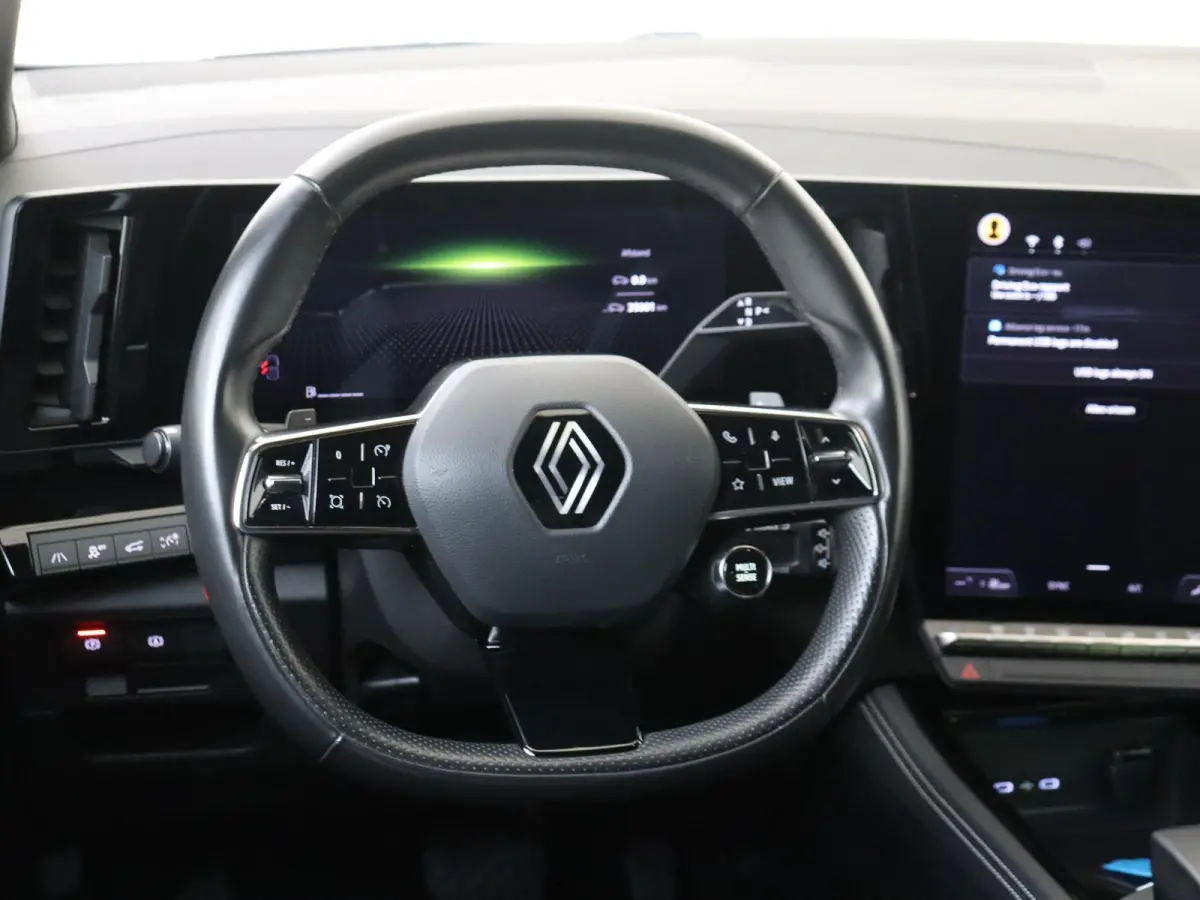 1.2 E-Tech Full Hybrid Techno 200PK | Navigatie | Draadloze Apple & Android Carplay | Parkeersensoren & Camera | Elektrische Achterklep | Ambiance Verlichting | Multi-sense |
