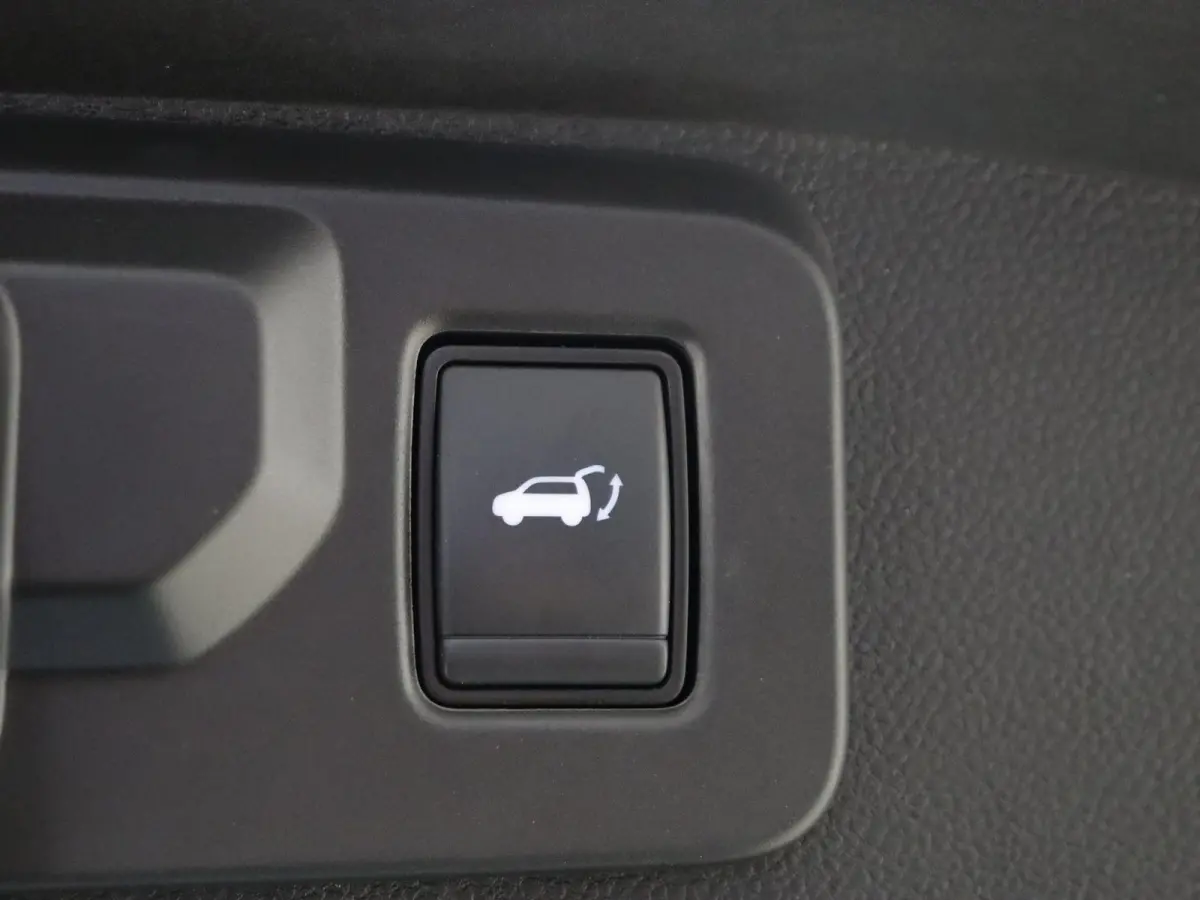 1.2 E-Tech Full Hybrid Techno 200PK | Navigatie | Draadloze Apple & Android Carplay | Parkeersensoren & Camera | Elektrische Achterklep | Ambiance Verlichting | Multi-sense |