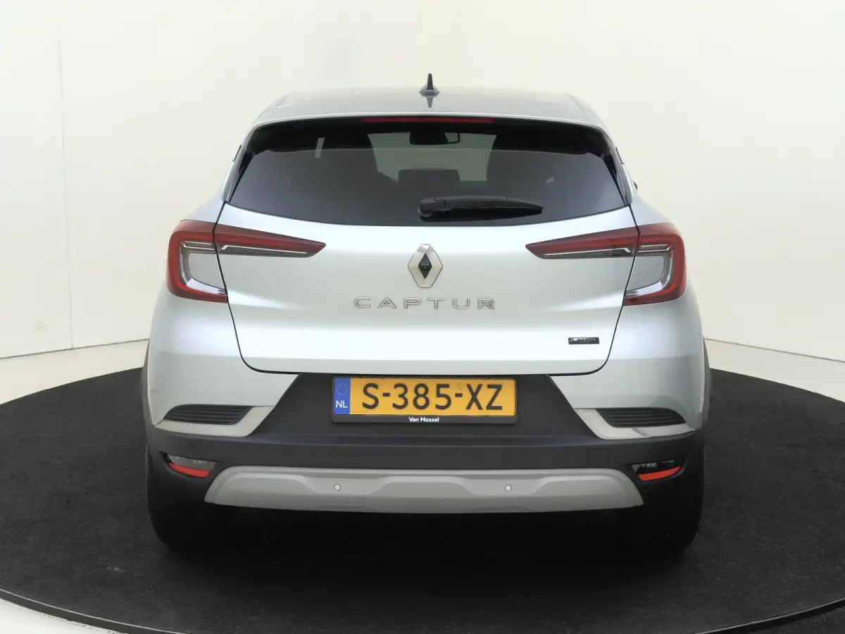 1.6 E-Tech Full Hybrid Techno 145PK | Automaat | Navigatie | Parkeersensoren & Camera | 17'' Velgen | Climate Control | Privacy Glass | Keyless Entry | Apple CarPlay & Android Auto