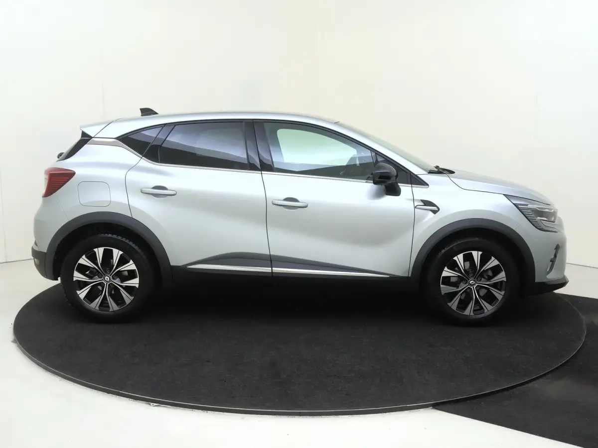 1.6 E-Tech Full Hybrid Techno 145PK | Automaat | Navigatie | Parkeersensoren & Camera | 17'' Velgen | Climate Control | Privacy Glass | Keyless Entry | Apple CarPlay & Android Auto