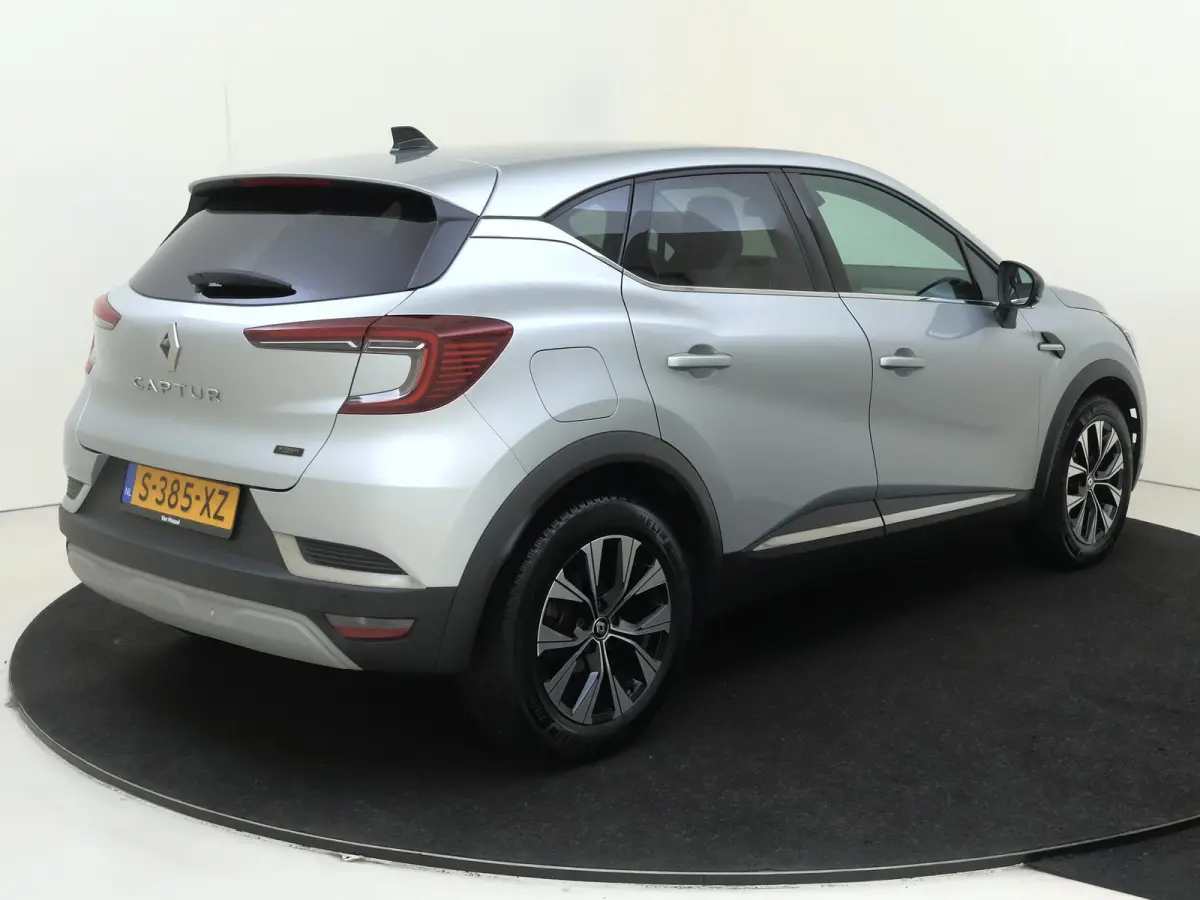 1.6 E-Tech Full Hybrid Techno 145PK | Automaat | Navigatie | Parkeersensoren & Camera | 17'' Velgen | Climate Control | Privacy Glass | Keyless Entry | Apple CarPlay & Android Auto