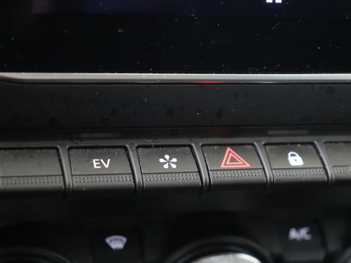 1.6 E-Tech Full Hybrid Techno 145PK | Automaat | Navigatie | Parkeersensoren & Camera | 17'' Velgen | Climate Control | Privacy Glass | Keyless Entry | Apple CarPlay & Android Auto