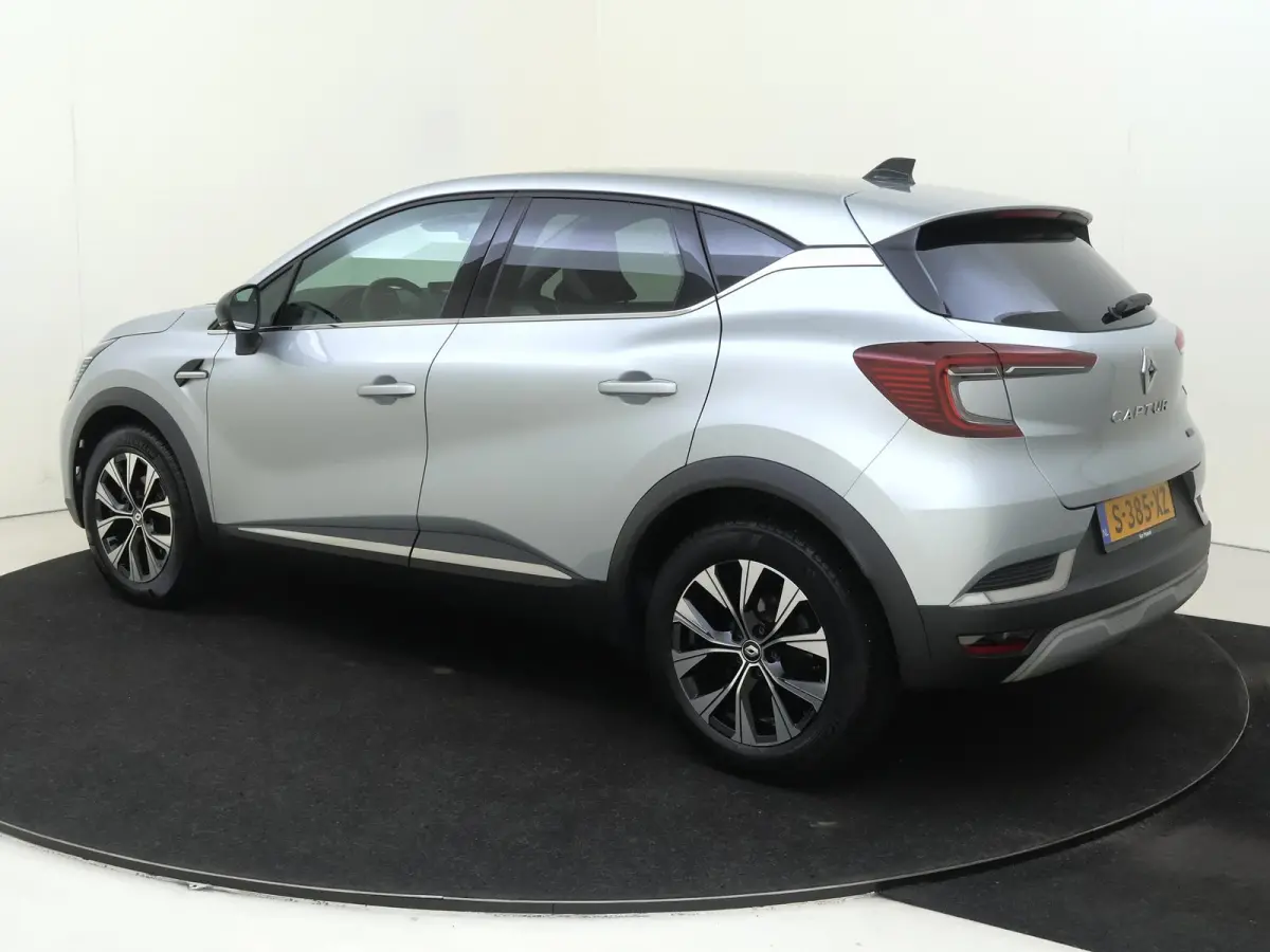 1.6 E-Tech Full Hybrid Techno 145PK | Automaat | Navigatie | Parkeersensoren & Camera | 17'' Velgen | Climate Control | Privacy Glass | Keyless Entry | Apple CarPlay & Android Auto