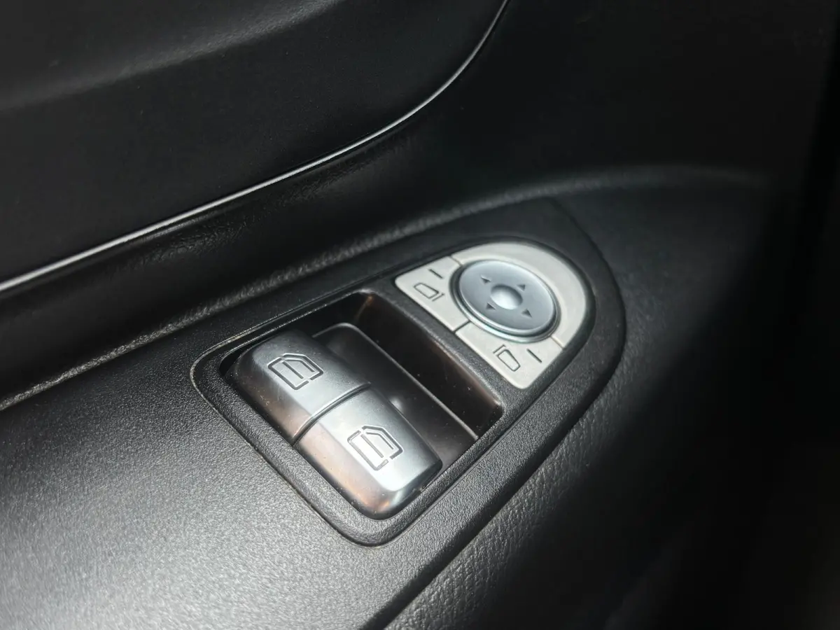 114 CDI Extra Lang | Parkeer Camera | Bluetooth | Navi | Airco | cruise