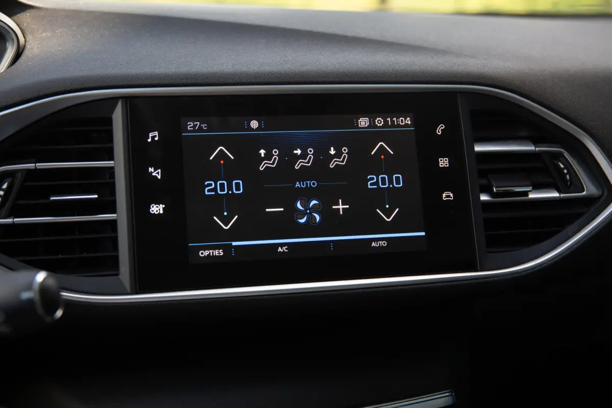1.2 PureTech Blue Lease Active , Trekhaak, Cruise control, Achteruitrijcamera