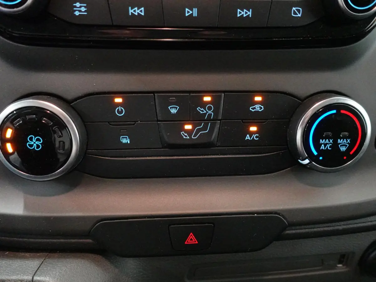 300 2.0 TDCI L2H1 Trend Automaat Airco Navigatie Cruisecontrol Camera Parkeersensoren