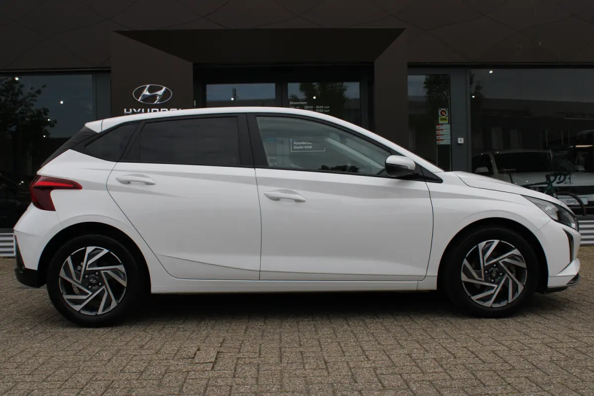 1.0 T-GDI Comfort Smart Automaat | Achteruitrijcamera | DAB ontvanger | Lichtmetalen velgen 16"