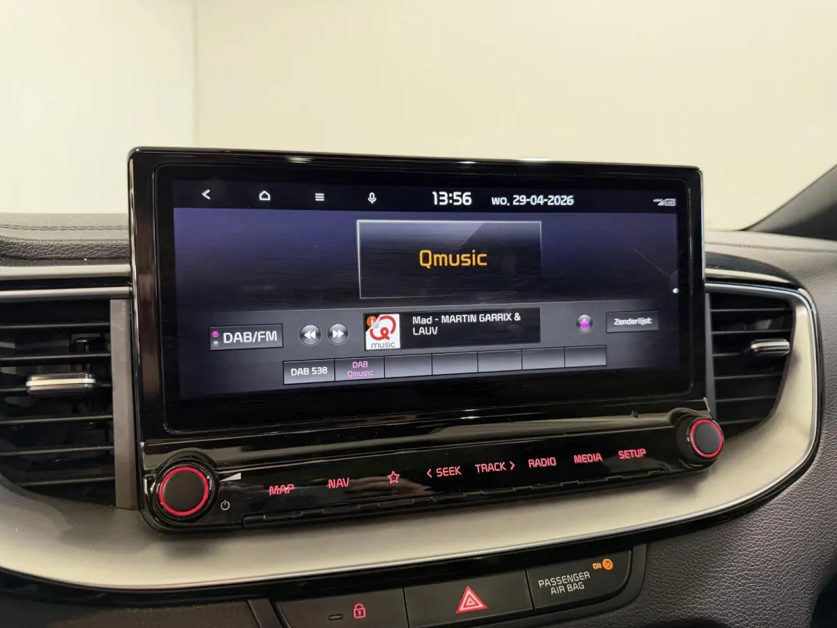 120PK T-GDi GT-Line | Schuif/kanteldak | Stoel-en stuurwielverwarming | Elektrische achterklep | Camera | Apple CarPlay/Android Auto | Full LED | All season banden