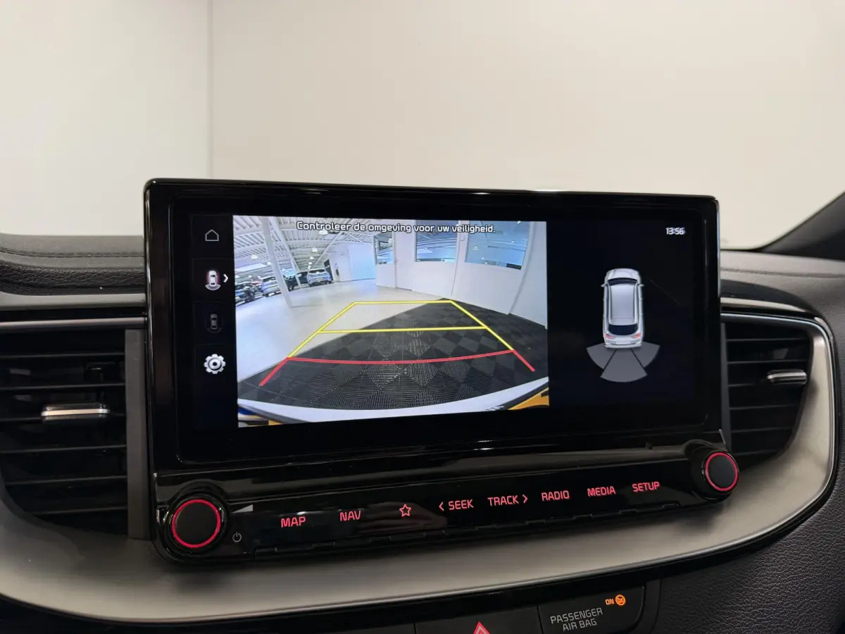 120PK T-GDi GT-Line | Schuif/kanteldak | Stoel-en stuurwielverwarming | Elektrische achterklep | Camera | Apple CarPlay/Android Auto | Full LED | All season banden