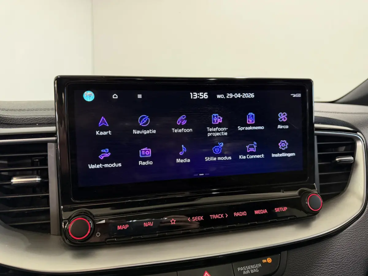 120PK T-GDi GT-Line | Schuif/kanteldak | Stoel-en stuurwielverwarming | Elektrische achterklep | Camera | Apple CarPlay/Android Auto | Full LED | All season banden
