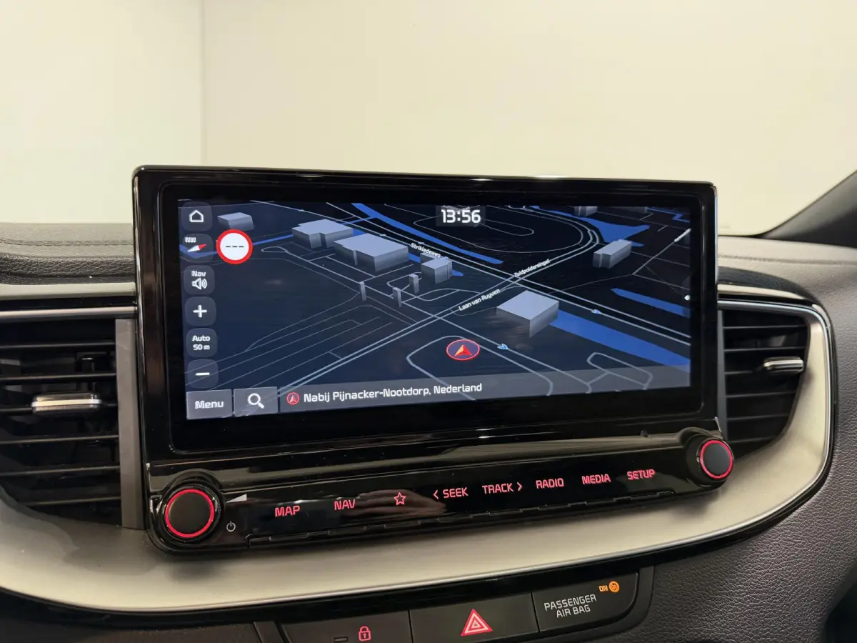120PK T-GDi GT-Line | Schuif/kanteldak | Stoel-en stuurwielverwarming | Elektrische achterklep | Camera | Apple CarPlay/Android Auto | Full LED | All season banden