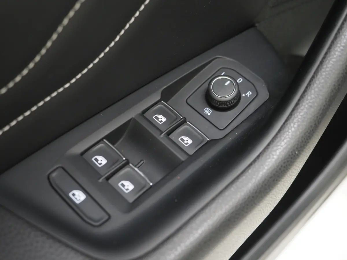 1.4 TSI PHEV GTE | Panoramadak | Leder | Trekhaak | Massage | HUD | Keyless | Adaptive Cruise
