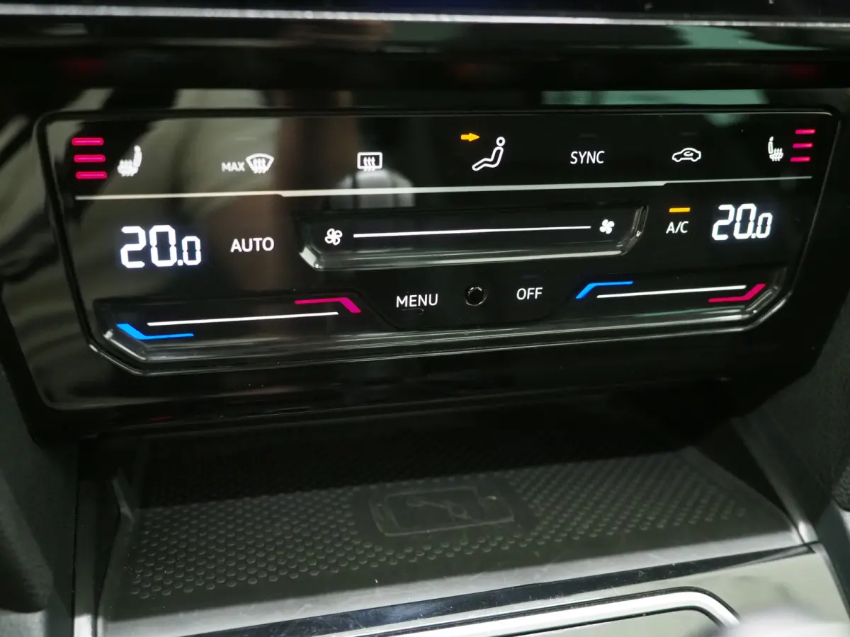 1.4 TSI PHEV GTE | Panoramadak | Leder | Trekhaak | Massage | HUD | Keyless | Adaptive Cruise