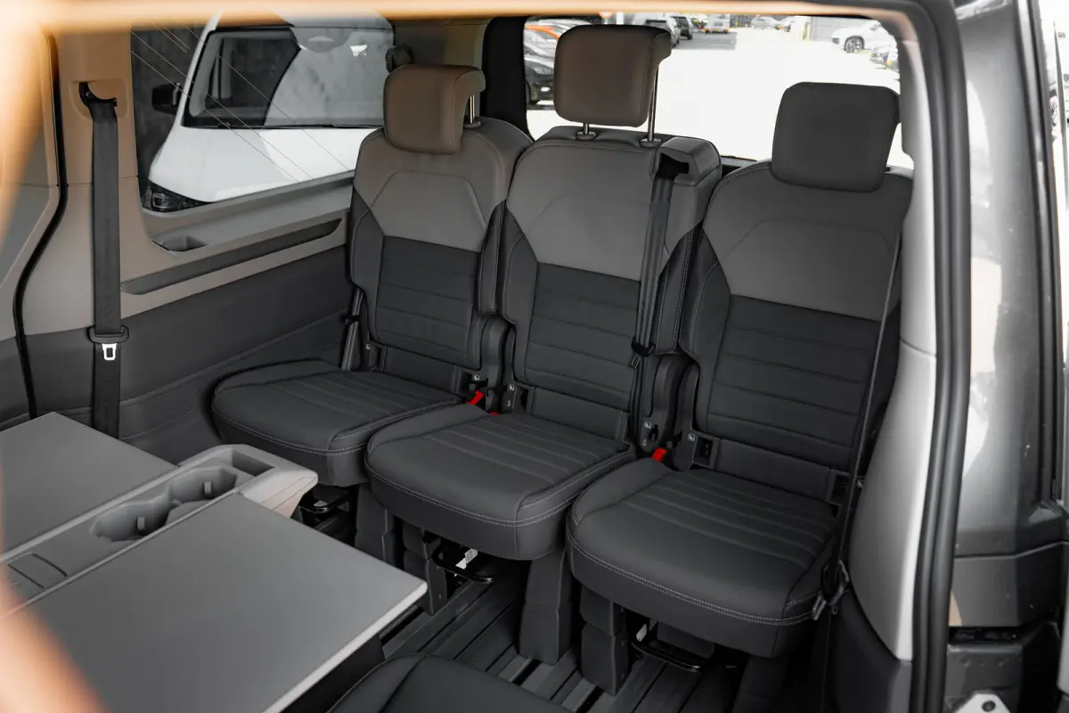 Bulli eHybrid L2 4MOTION | Leder | Panorama Dak | Trekhaak | Multifunctionele Tafel | 4 Seizoenen Banden