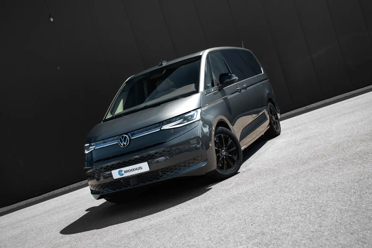 Bulli eHybrid L2 4MOTION | Leder | Panorama Dak | Trekhaak | Multifunctionele Tafel | 4 Seizoenen Banden