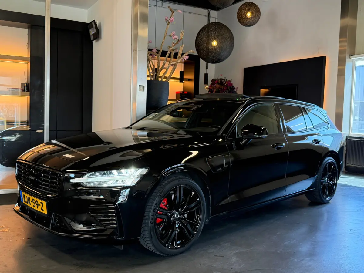 2.0 T8 Twin Engine AWD R-Design 391 PK BLACK edition 2020