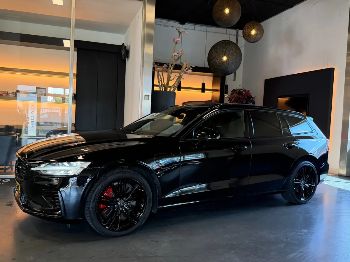 2.0 T8 Twin Engine AWD R-Design 391 PK BLACK edition 2020