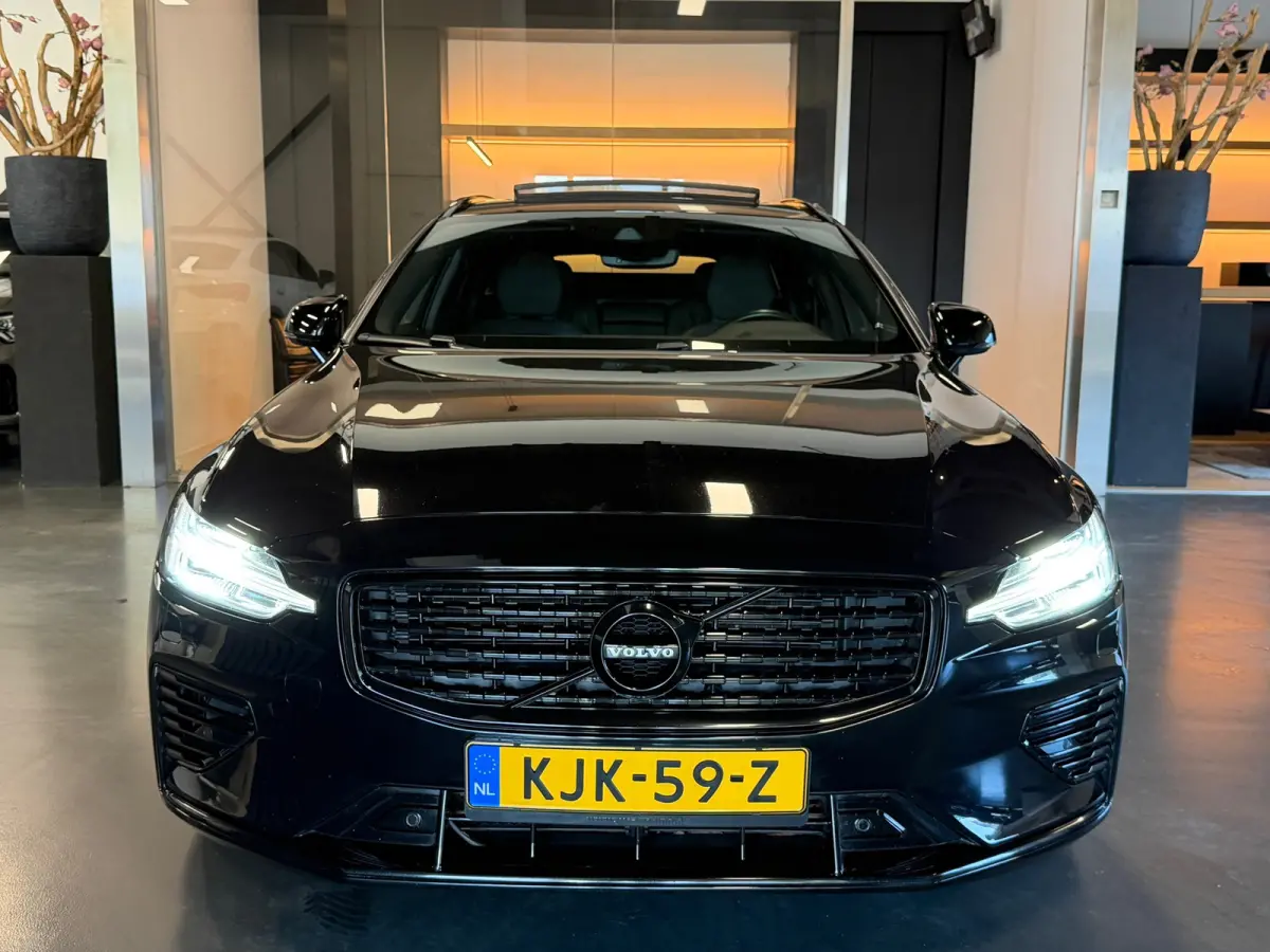 2.0 T8 Twin Engine AWD R-Design 391 PK BLACK edition 2020