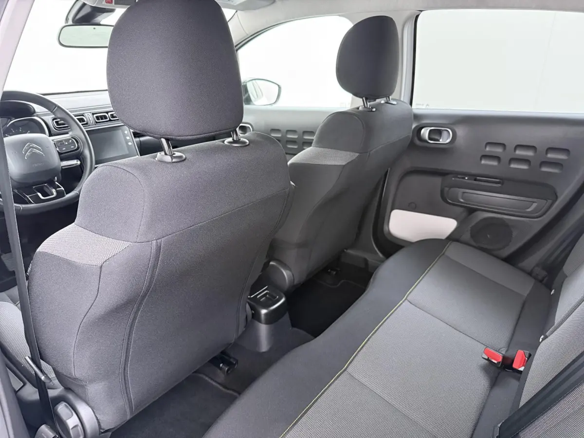 Shine 82pk | Navigatie | Automatische airco | Camera achter | Parkeersensoren | Cruise control | In hoogte verstelbare bestuurdersstoel | Lichtmetalen velgen 17 inch