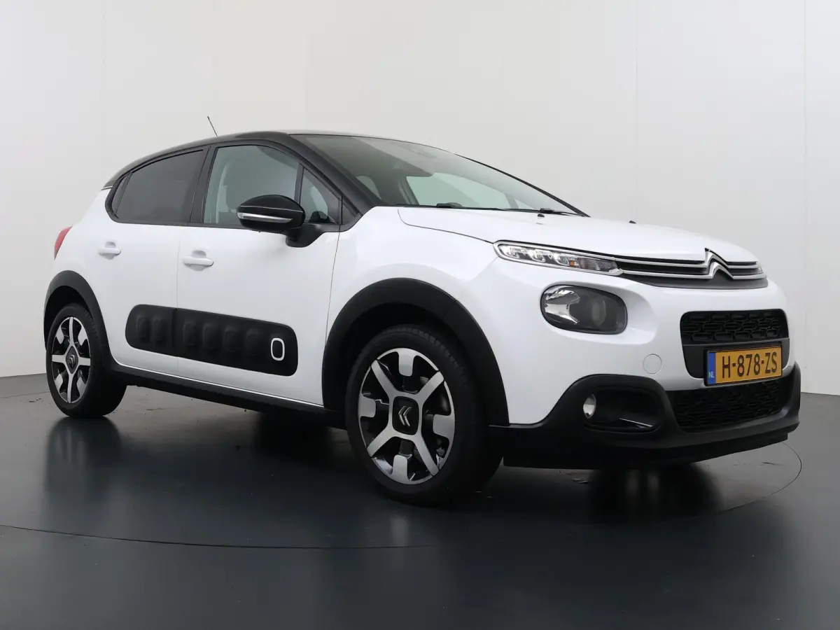 Shine 82pk | Navigatie | Automatische airco | Camera achter | Parkeersensoren | Cruise control | In hoogte verstelbare bestuurdersstoel | Lichtmetalen velgen 17 inch