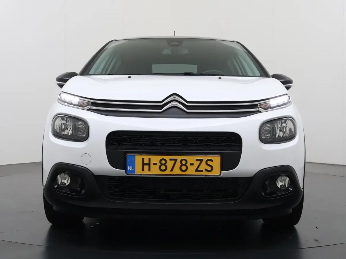 Shine 82pk | Navigatie | Automatische airco | Camera achter | Parkeersensoren | Cruise control | In hoogte verstelbare bestuurdersstoel | Lichtmetalen velgen 17 inch