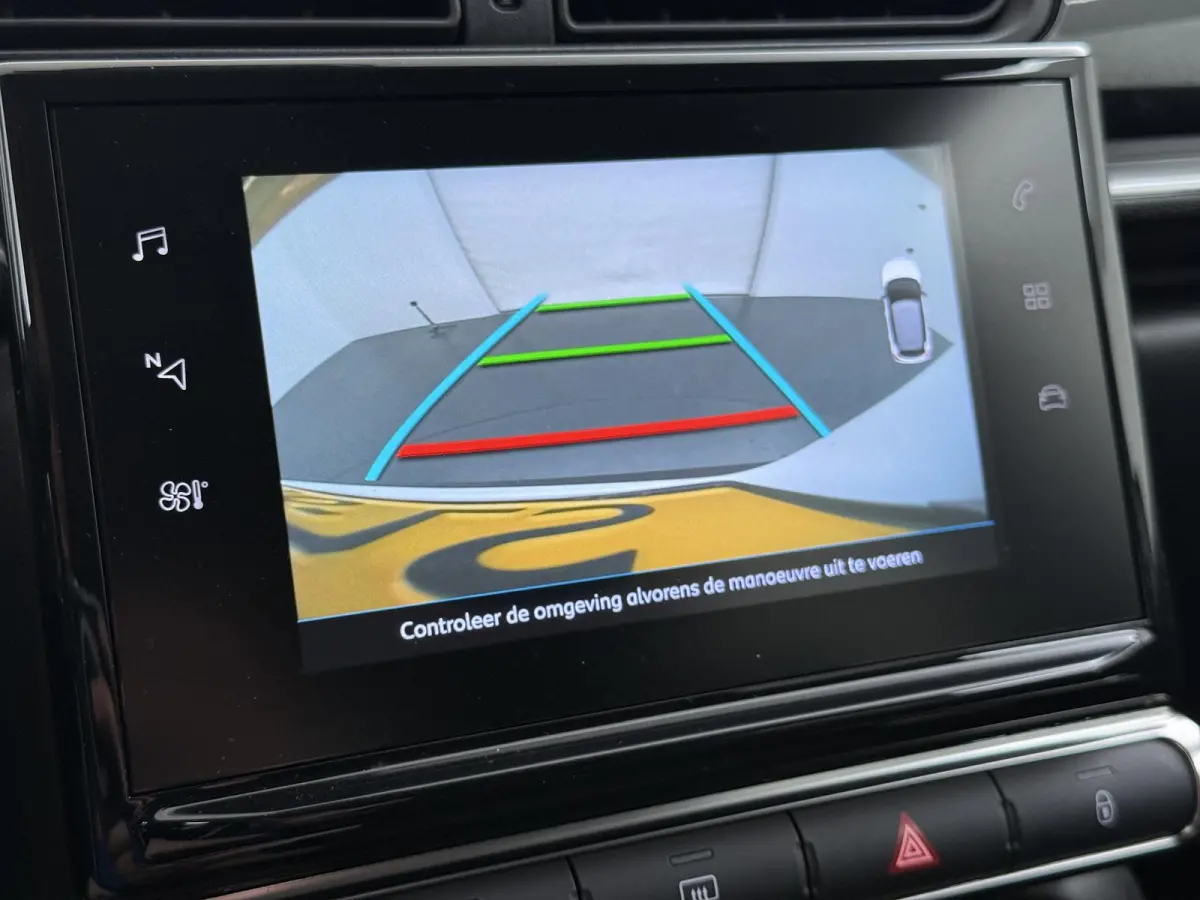Shine 82pk | Navigatie | Automatische airco | Camera achter | Parkeersensoren | Cruise control | In hoogte verstelbare bestuurdersstoel | Lichtmetalen velgen 17 inch