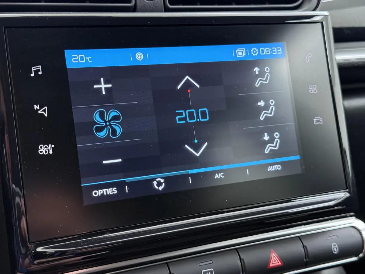 Shine 82pk | Navigatie | Automatische airco | Camera achter | Parkeersensoren | Cruise control | In hoogte verstelbare bestuurdersstoel | Lichtmetalen velgen 17 inch
