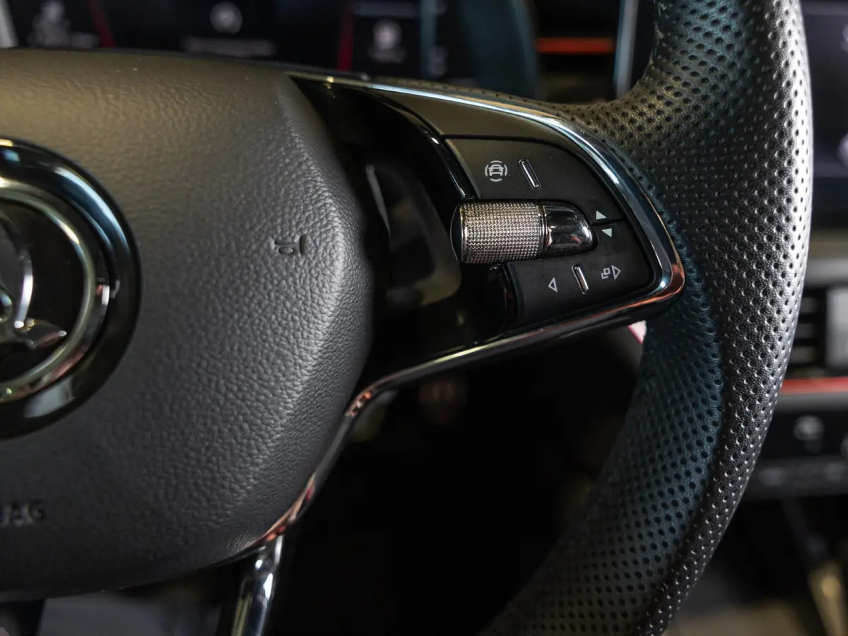 1.5 TSI ACT Monte Carlo / 150pk / Panorama dak / Achteruitrij camera / Stoel en stuur verwarming /