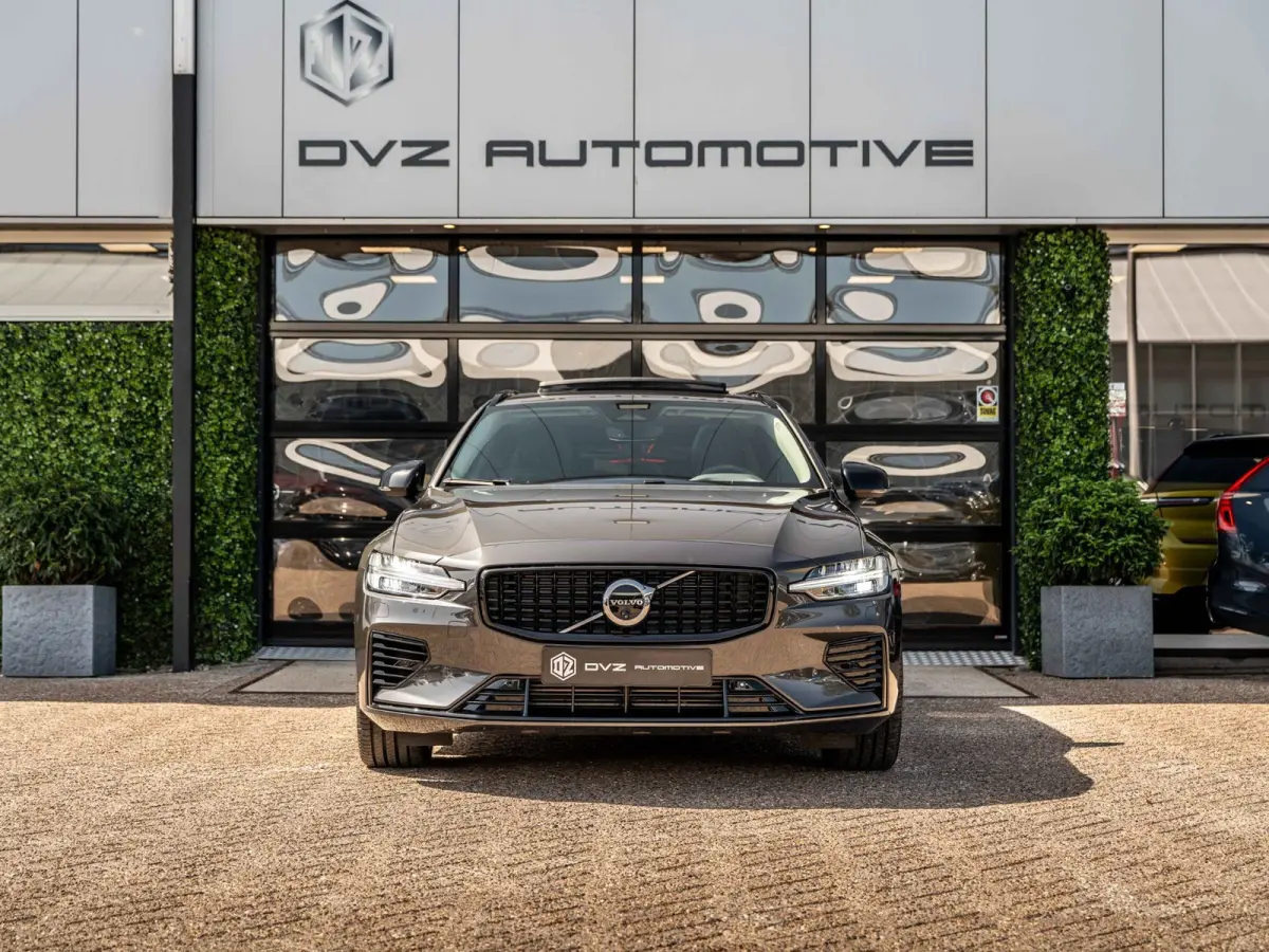 2.0 T6 PHEV 350PK AWD Plus Dark |100% | Pano | Surround View | H/K Sound
