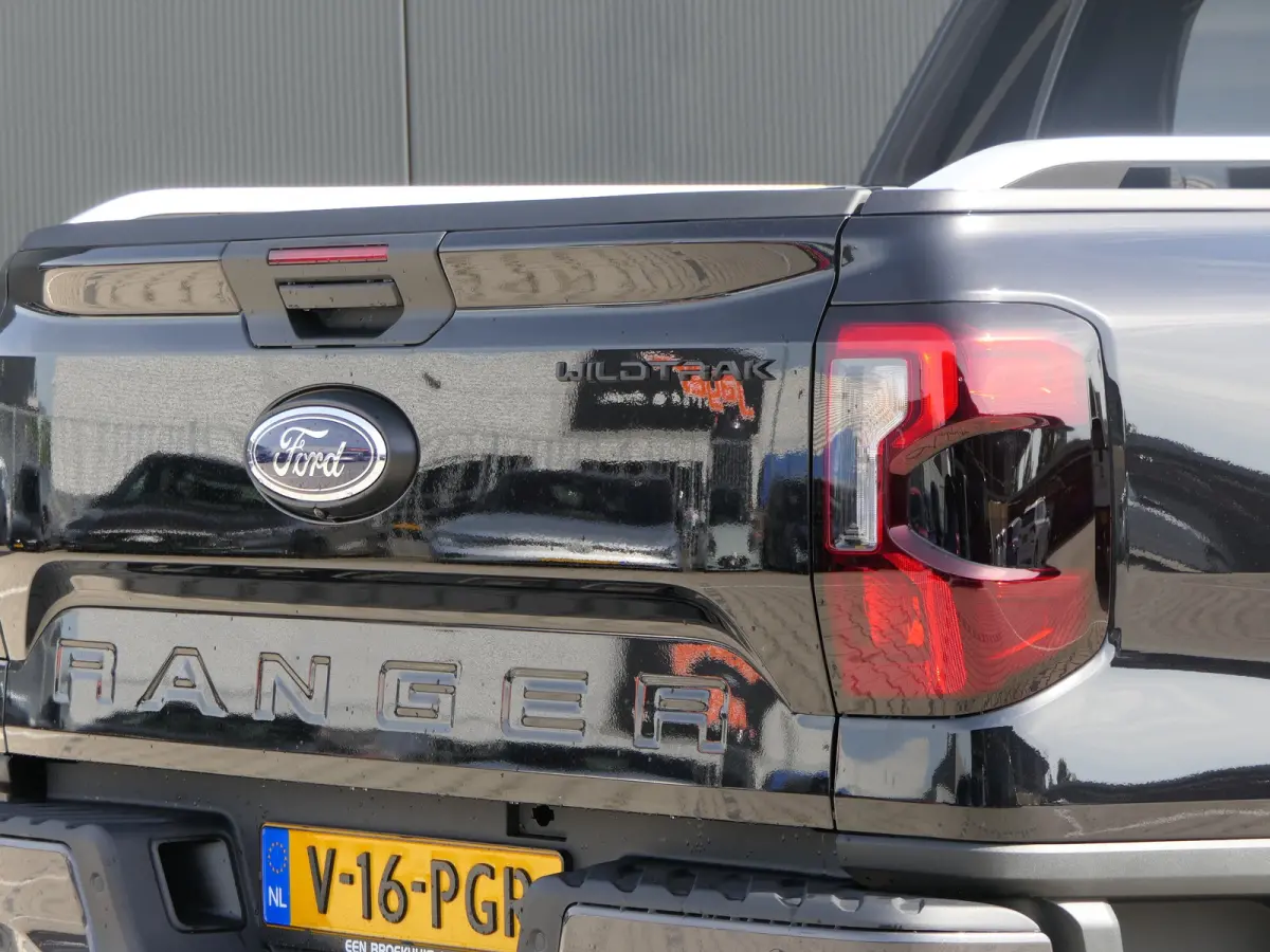 Wildtrak 2.3 PHEV | Power Rollertop | Camera | Stoelverwarming | CarPlay/Android Auto | Leder