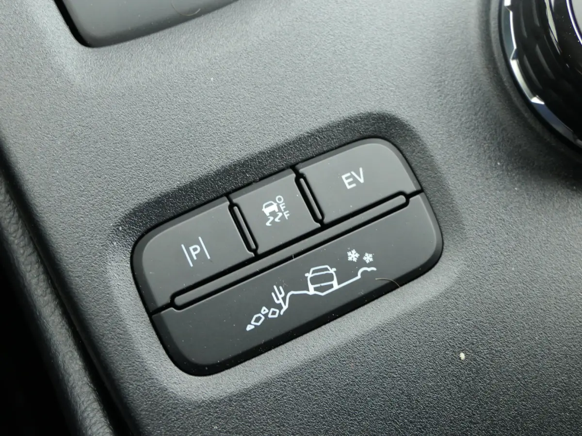 Wildtrak 2.3 PHEV | Power Rollertop | Camera | Stoelverwarming | CarPlay/Android Auto | Leder