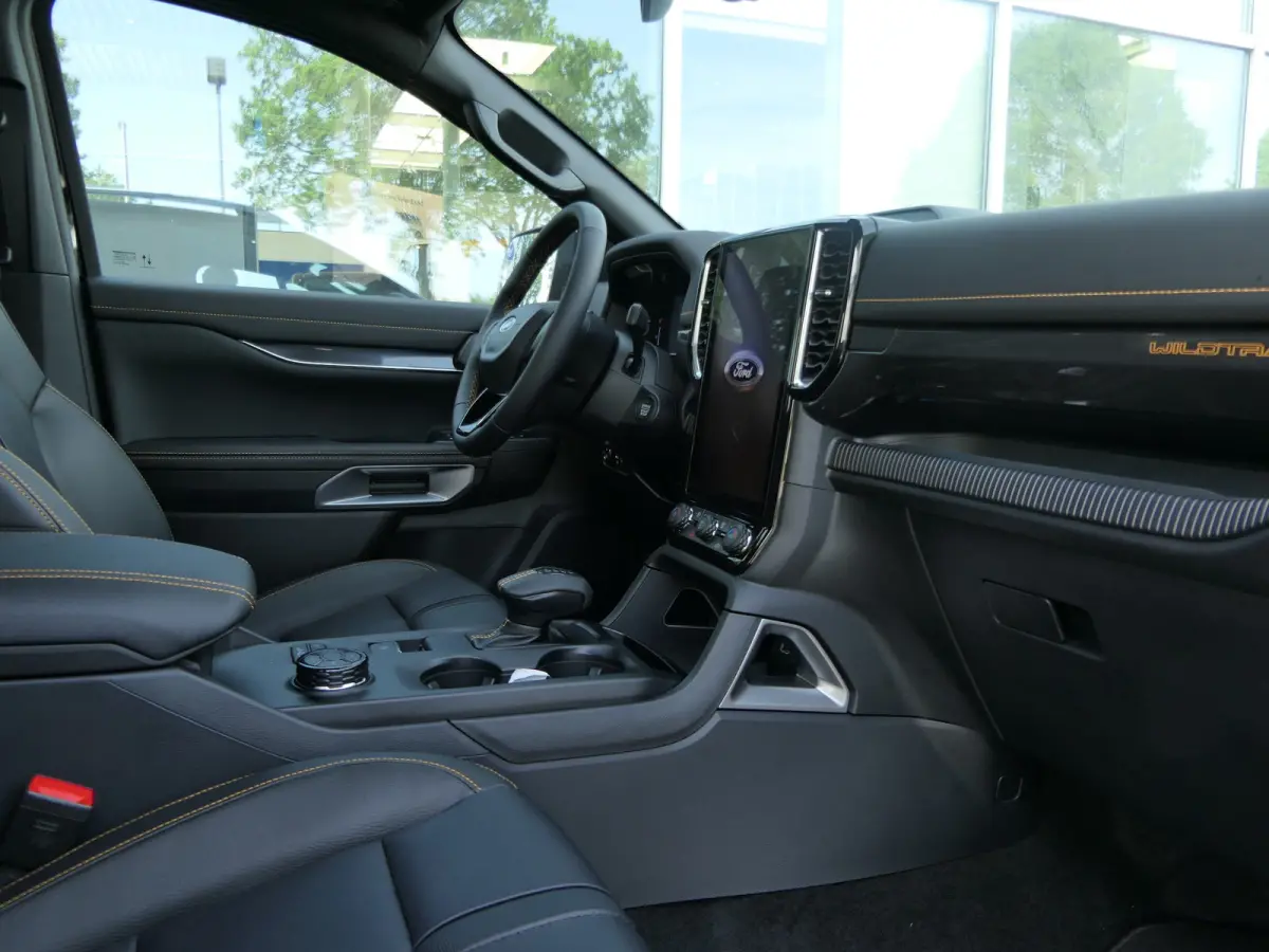 Wildtrak 2.3 PHEV | Power Rollertop | Camera | Stoelverwarming | CarPlay/Android Auto | Leder