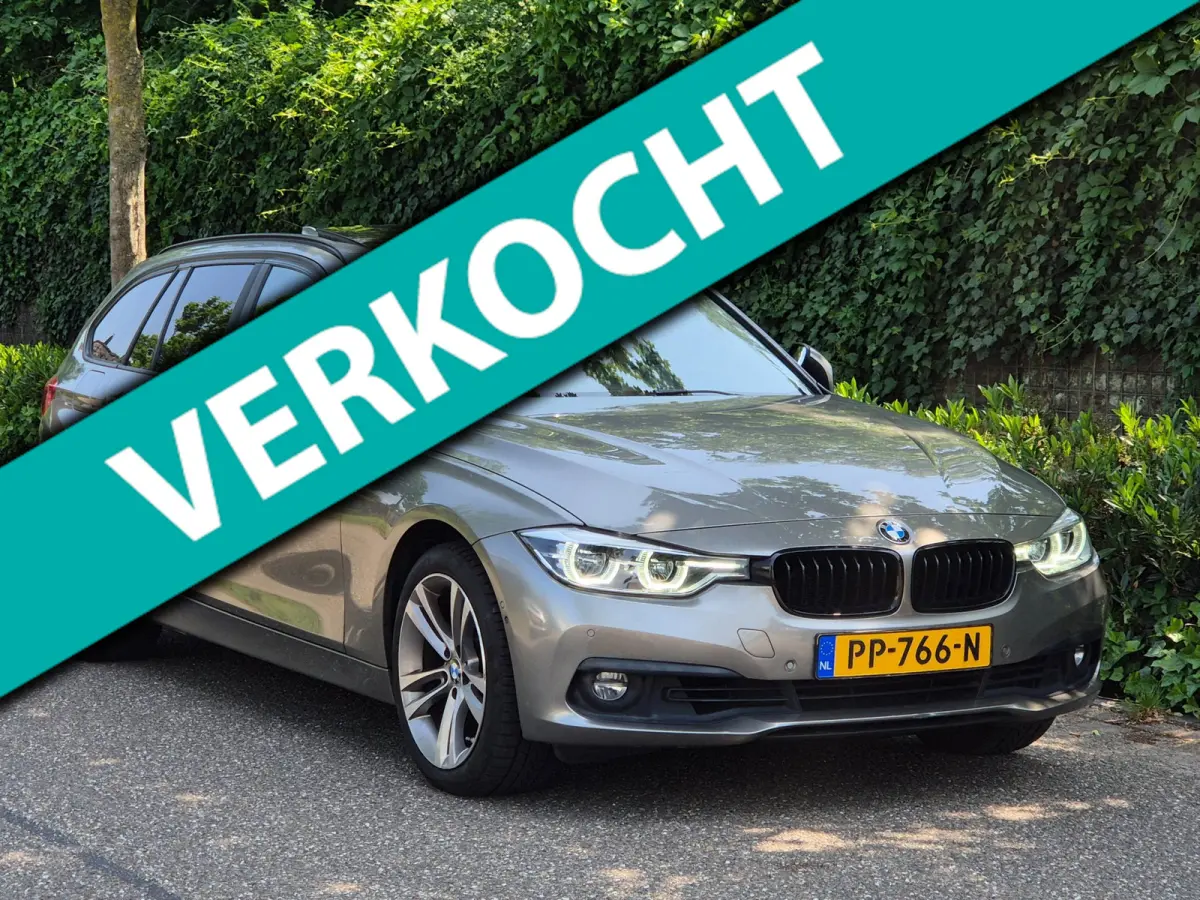 320i High Executive Panorama HUD CarPlay 360 camera 320i High Executive