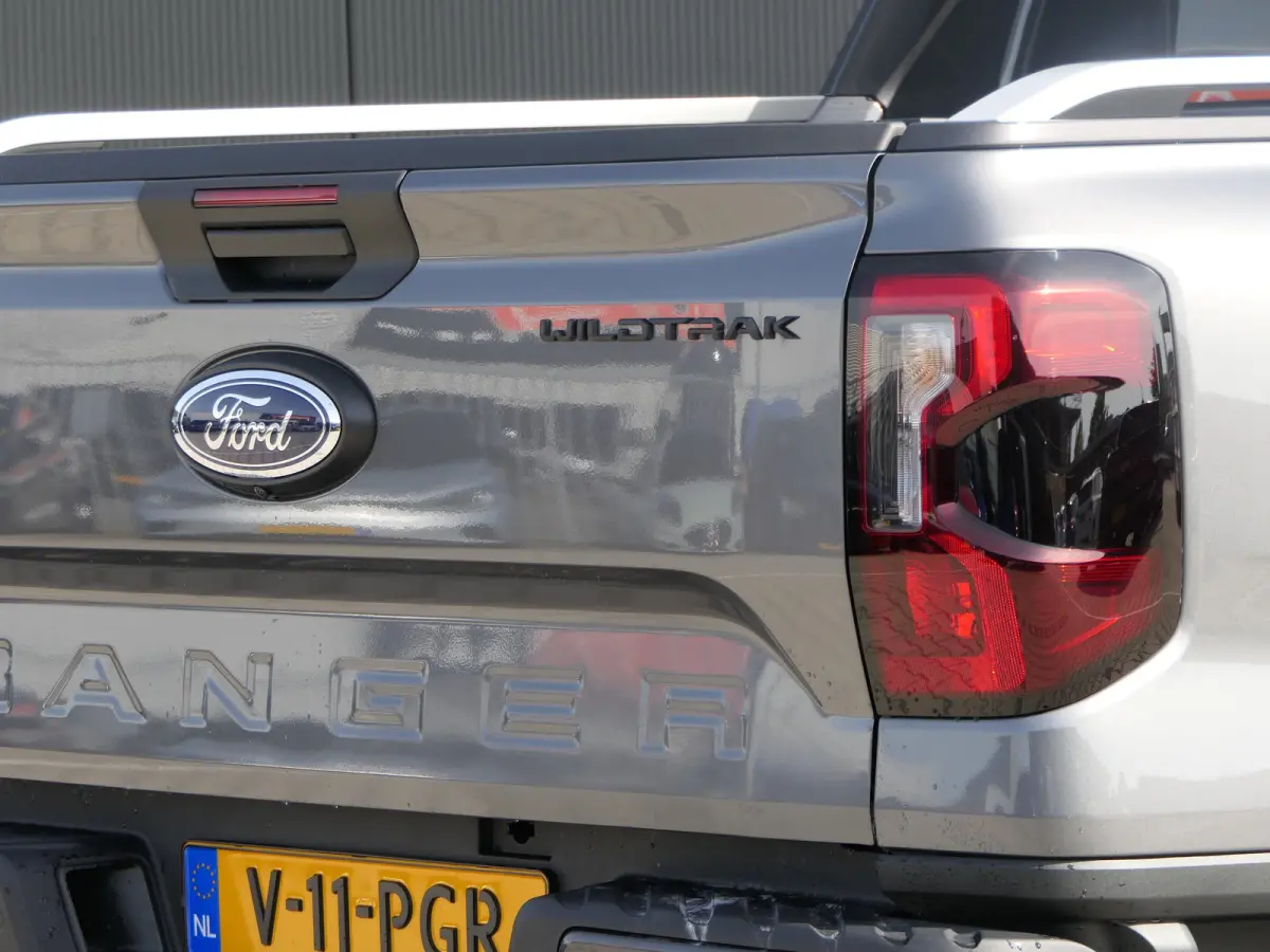Wildtrak 2.3 PHEV | Power Rollertop | Navigatie | Stoelverwarming | Trekhaak | Camera | CarPlay/Android Auto